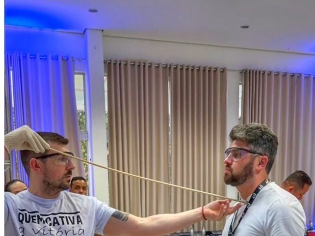 Dinâmica prática durante a formação em PNS